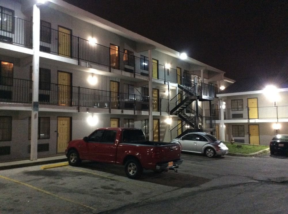 Motel 6 San Antonio, Tx I-35 North Corridor Bagian luar foto